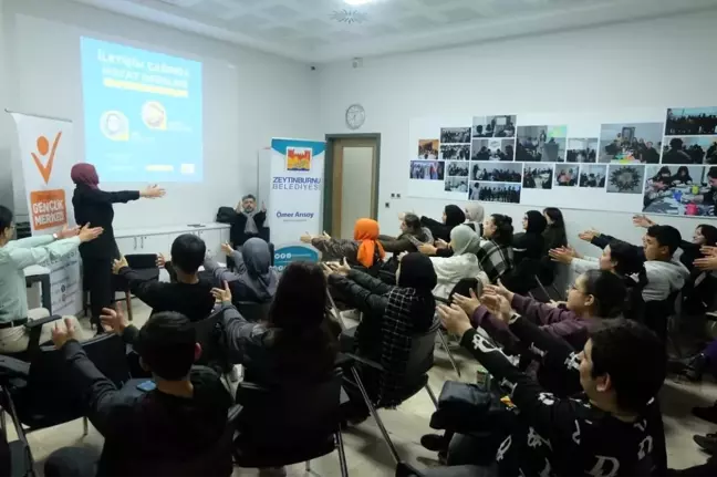 Zeytinburnu Gençlik Merkezi'nde 'İletişim Çağında Hayat Dersleri' Seminerleri Devam Ediyor