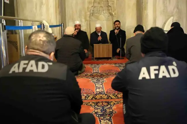 Edirne'de Depremzedeler İçin Mevlid-i Şerif Okutuldu