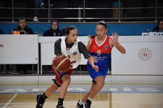 U-14 Basketbol Kızlar Bölge Şampiyonası Afyonkarahisar'da Gerçekleşti