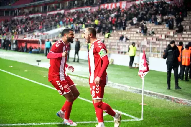 Samsunspor, Hatayspor'u Konuk Etti: İlk Yarısı 2-0