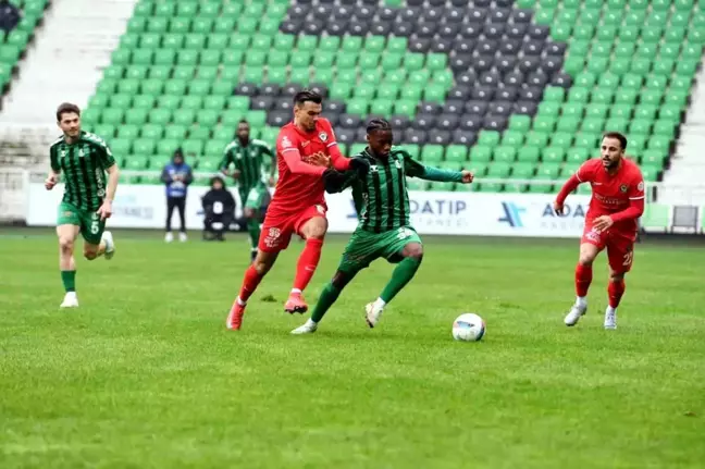 Sakaryaspor, Çorum FK'yi 2-1 Mağlup Etti