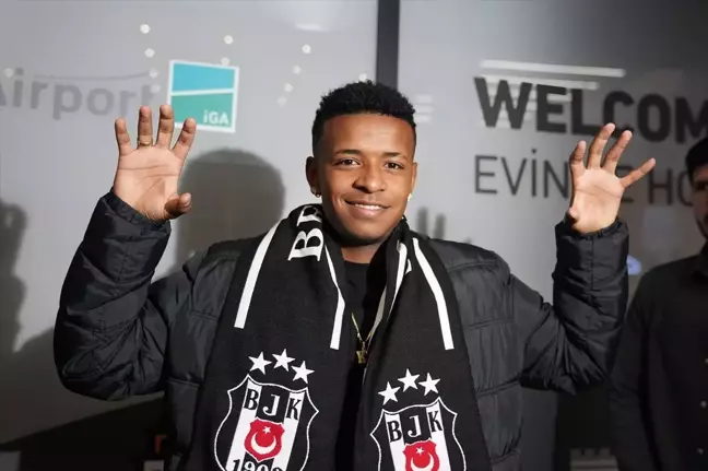 Beşiktaş, Ekvadorlu Genç Futbolcu Keny Arroyo'yu Karşıladı