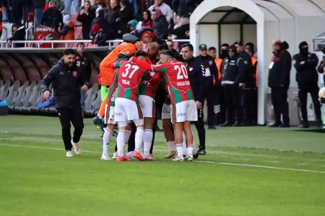 Karşıyaka, Hopaspor'u 1-0 Mağlup Etti