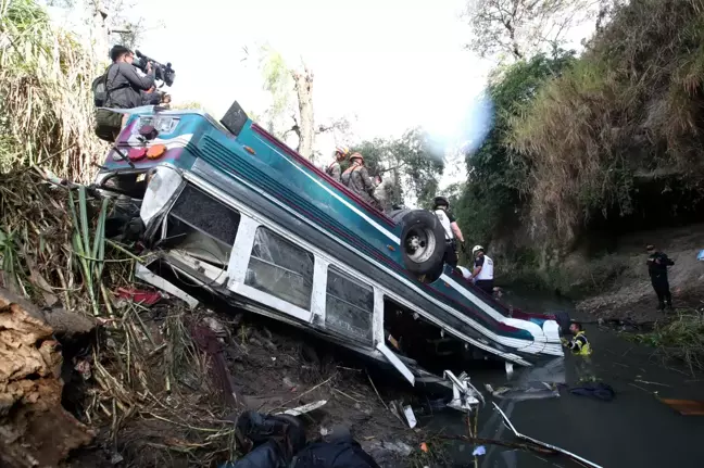 Guatemala'da Otobüs Kazası: 51 Ölü