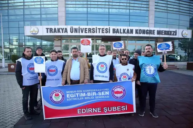 Edirne'de Üniversite İdari Personeli Yer Değişikliği İçin Eylem Düzenledi