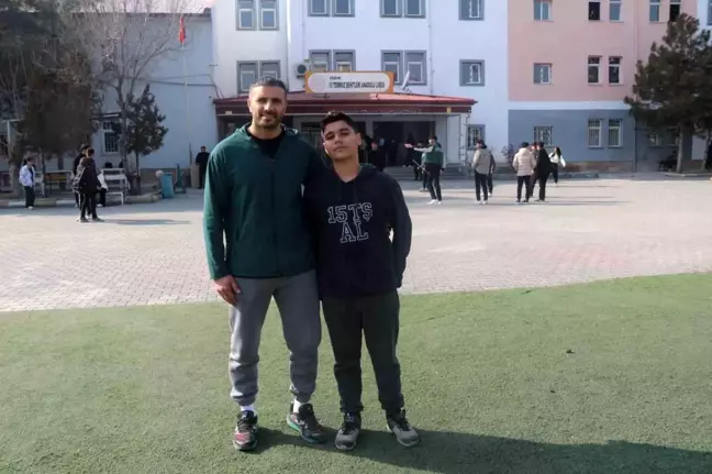 Iğdır'da öğretmen, öğrencisini heimlich manevrası ile kurtardı