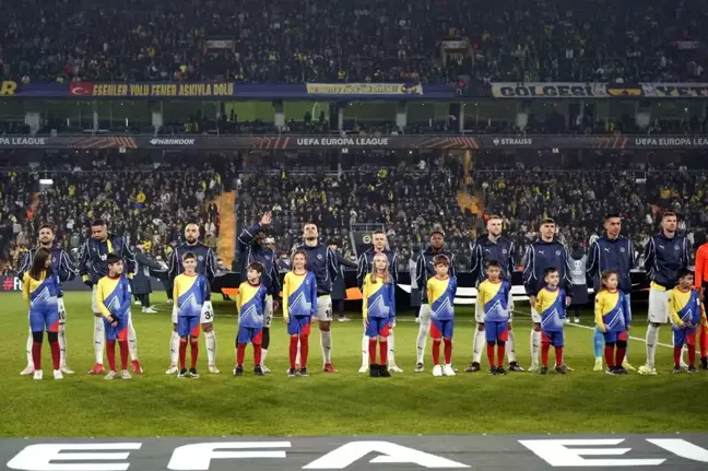 Fenerbahçe, Anderlecht ile Karşılaşıyor: Mourinho'nun Değişiklikleri Dikkat Çekti