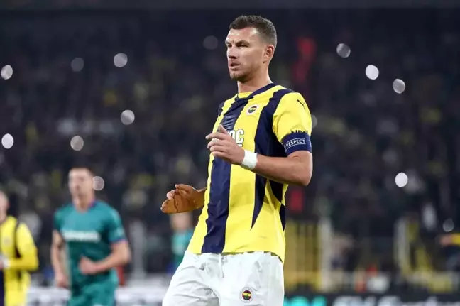 Fenerbahçe Kaptanı Edin Dzeko'nun Elinde Kırık Tespit Edildi