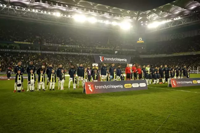 Trendyol Süper Lig: Fenerbahçe: 0 Kasımpaşa: 0 (Maç devam ediyor)