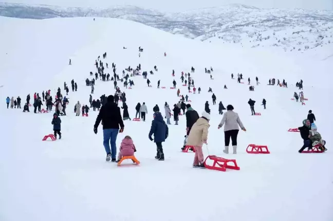 Muş'ta Kayak Merkezine Yoğun İlgi