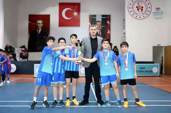 Hakkari'de Badminton Müsabakaları Sonuçlandı