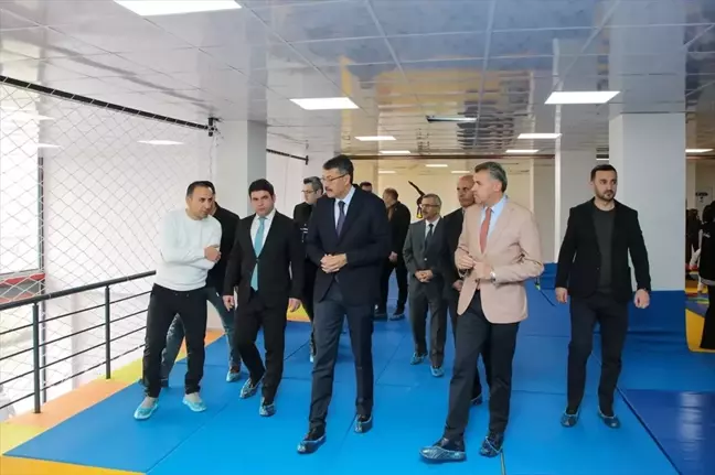 Hakkari'de Ferdi Sporlar Merkezi Ziyareti