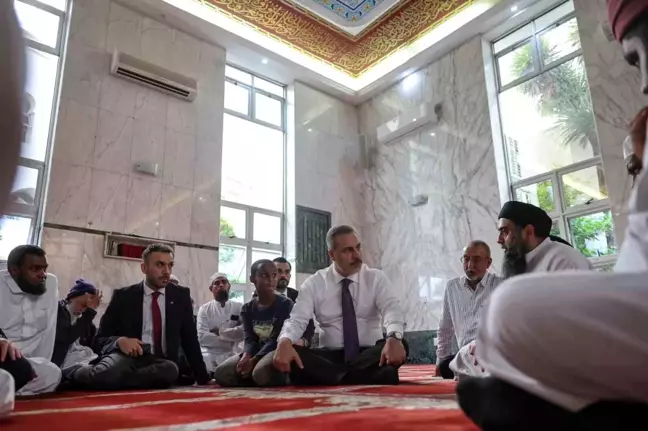 Dışişleri Bakanı Hakan Fidan, Johannesburg'da Nur'ul Hamidiye Camii'ni Ziyaret Etti