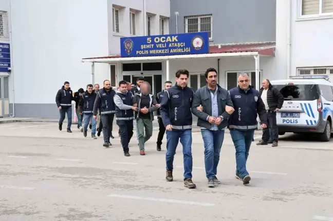 Adana'da Göçmen Kaçakçılığı Şebekesine Operasyon