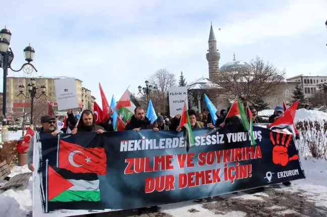 Erzurum'da Sağlıkçılardan Gazze İçin 67. Haftada Sessiz Yürüyüş