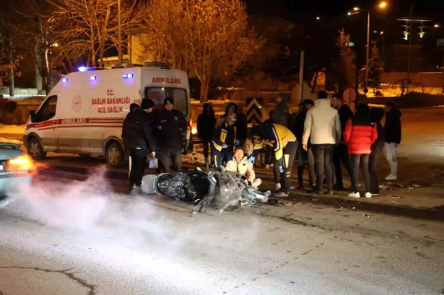 Nevşehir'de Motosiklet ve Otomobil Çarpıştı: 2 Yaralı