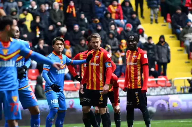 Kayserispor - Göztepe Maçında İlk Yarının Sonucu: 1-0