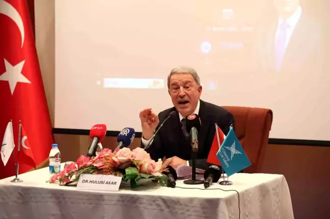 Hulusi Akar dijital teröre dikkat çekti