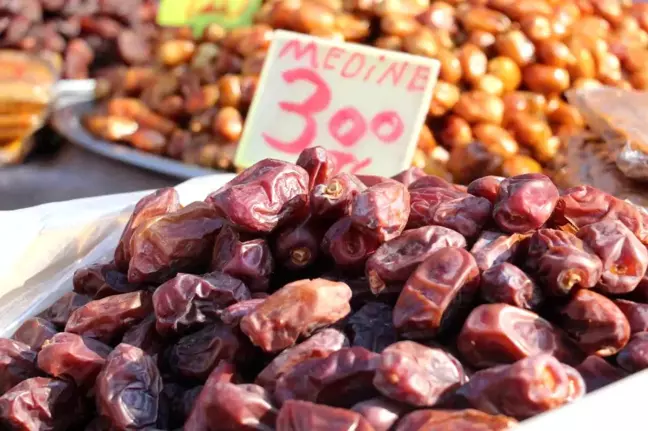 Bolu'da Hurma Fiyatları 60-350 TL Arasında Değişiyor