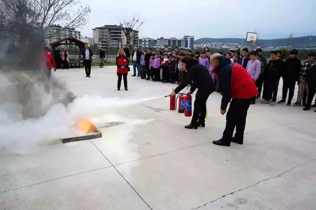 Edremit'te MEB AKUB Ekibinden Okullarda Afet ve Yangın Tatbikatı