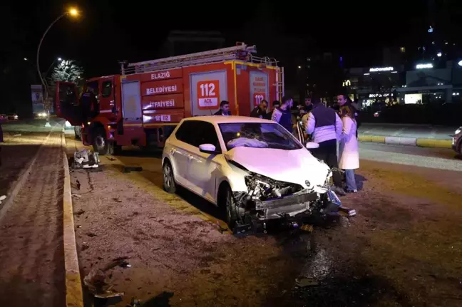 Elazığ'da Trafik Kazası: 5 Yaralı