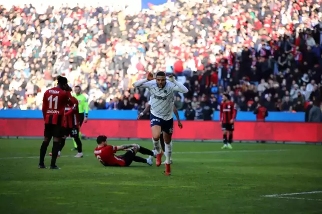 Fenerbahçe, Gaziantep FK'yı 4-1 Yenerek Çeyrek Finale Yükseldi