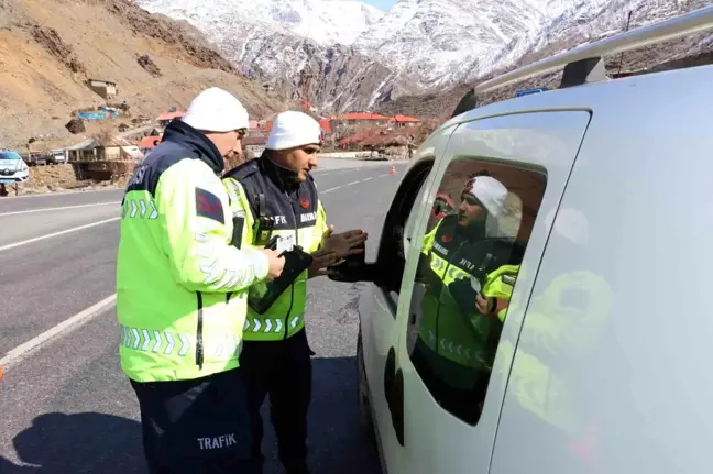 Hakkari'de Yolcu Taşımacılığına Yönelik Trafik Denetimi