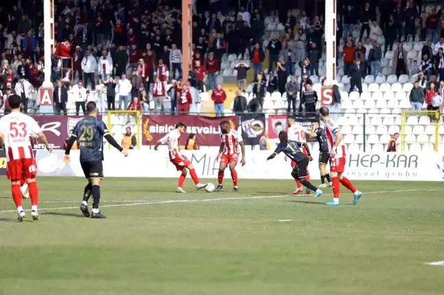 Bandırmaspor, Ümraniyespor'u 2-0 Mağlup Etti