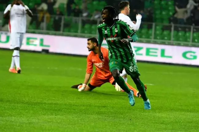 Sakaryaspor, Fatih Karagümrük'e 3-1 Yenildi