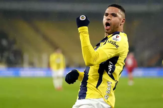 Youssef En-Nesyri, Fenerbahçe ile Gol Krallığına Koşuyor