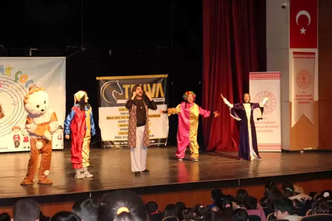 Yeşilyurt'ta Çocuklar Barış Manço Şarkılarıyla Eğlendi
