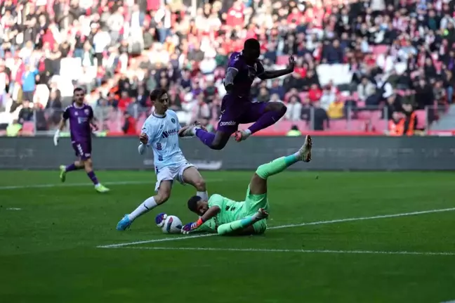 Samsunspor, Adana Demirspor'u 2-1 Geride Bıraktı