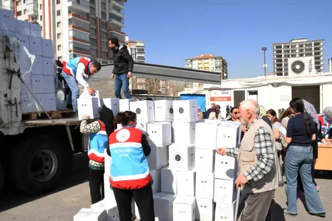 Malatya'da Depremzedelere Gıda Yardımı Başladı