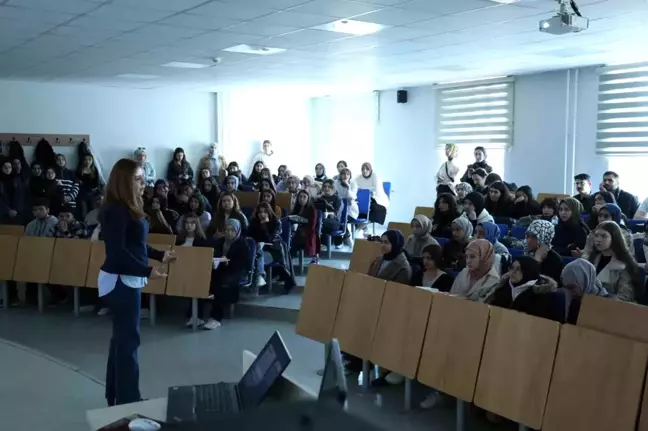 Düzce Üniversitesi'nde Kariyer Geliştirme Etkinliği Yoğun İlgi Gördü