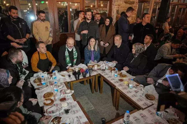 Mustafa Varank, Bursa'da Geleneksel Sahur Buluşması Düzenledi
