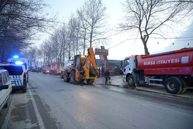 Bursa'da Yangın Çıkan İş Yerinde Polis Ekiplerine Saldırı