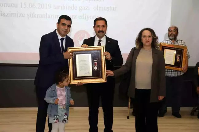 Hatay'da Gazilere ve Şehit Ailelerine Devlet Övünç Madalyası Takdim Edildi