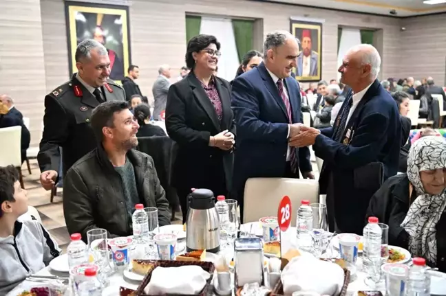 Vali Özkan, şehit aileleri onuruna iftar programı düzenlendi