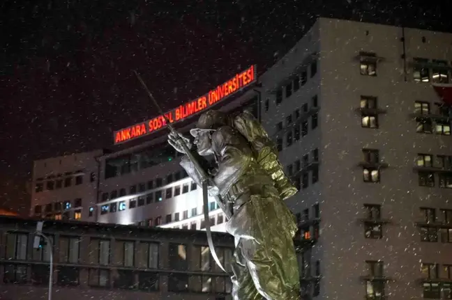 Ankara'da Kar Yağışı Başladı