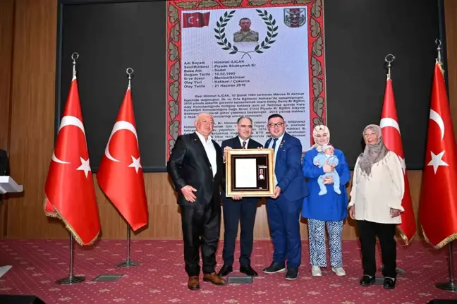 Manisa'da Devlet Övünç Madalyası ve Berat Tevcih Töreni düzenlendi