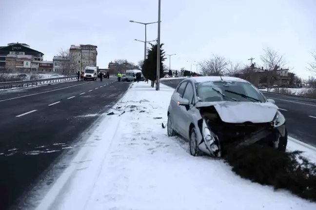 Nevşehir'de Aşırı Buzlanma Zincirleme Kazaya Neden Oldu