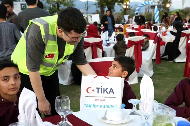 TİKA'dan Pakistan'da Yetim Çocuklara İftar Programı