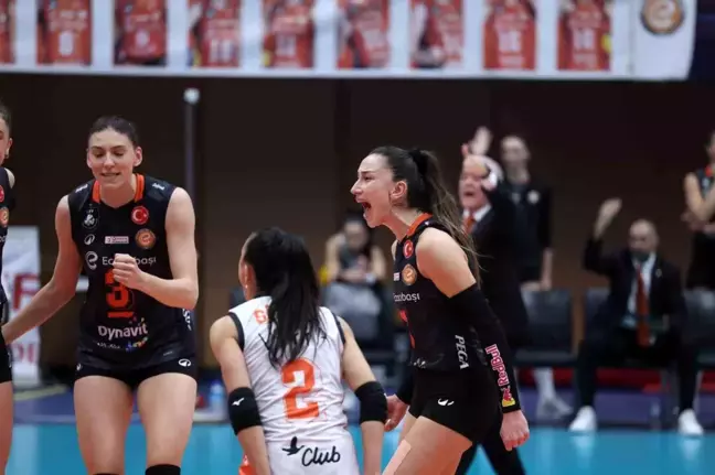 Eczacıbaşı Dynavit, V. Bank'a 3-0 Mağlup Oldu