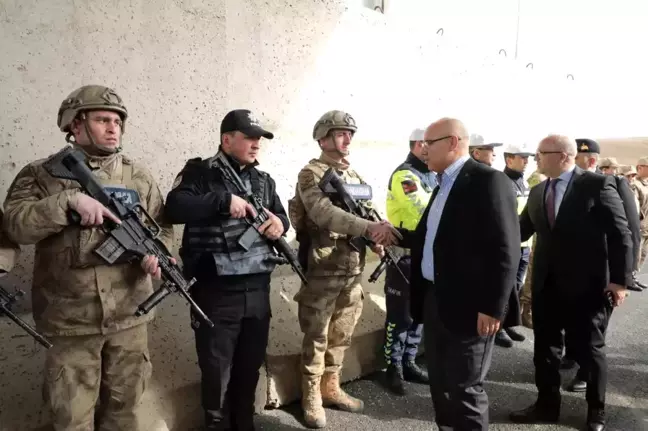 Ağrı Valisi Koç, Ramazan Bayramı'nda bayramlaşma ve ziyaretler gerçekleştirdi