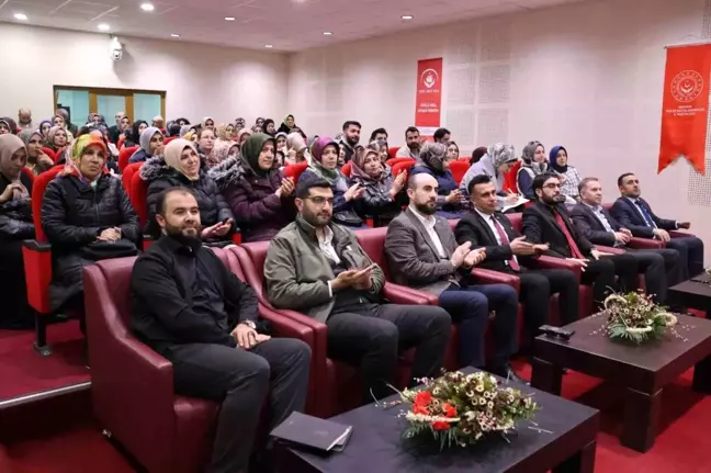 Dijital Çağda Aile Değerleri Konferansı Erzurum'da Gerçekleşti