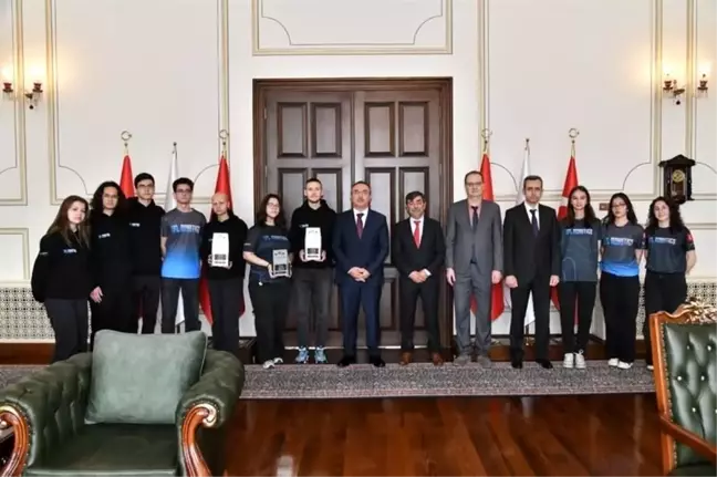 Tekirdağlı Öğrenciler, Robotlarıyla Dünya Şampiyonasında Türkiye'yi Temsil Edecek