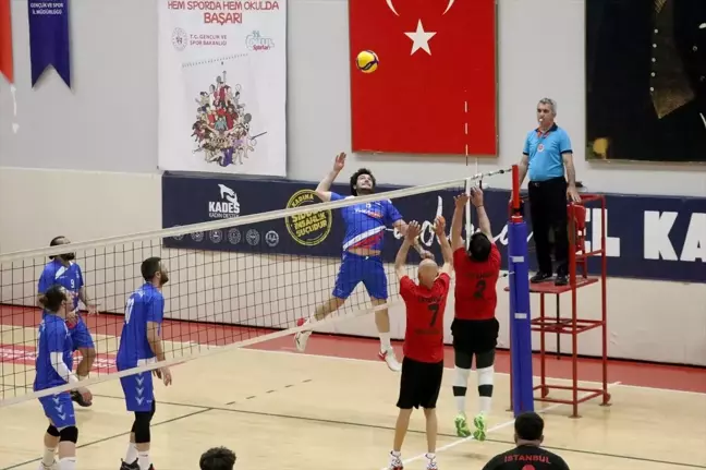 İşitme Engelliler Türkiye Voleybol Şampiyonası Karabük'te Devam Ediyor