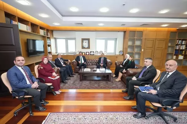 Milli Eğitim Bakanı Tekin, Türkmenistan Büyükelçisi Demirok'u Ziyaret Etti