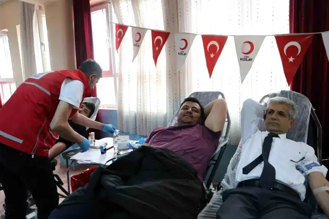 Kozan'daki Öğrencilerden Örnek Kan Bağışı Projesi