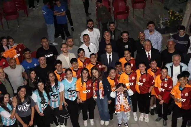 Galatasaray Efsaneleri Cizre'de Gençlerle Buluştu